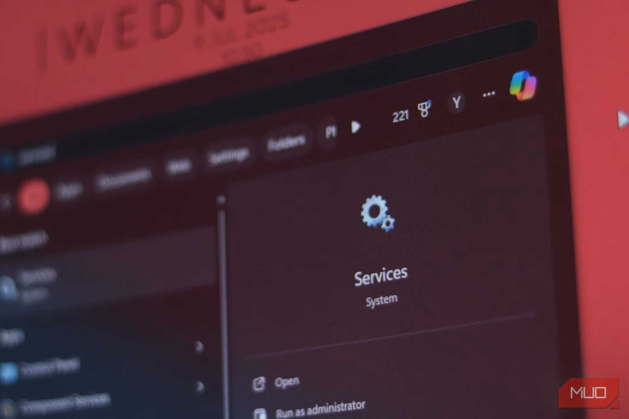 نمای نزدیک برنامه Services در منوی جستجو