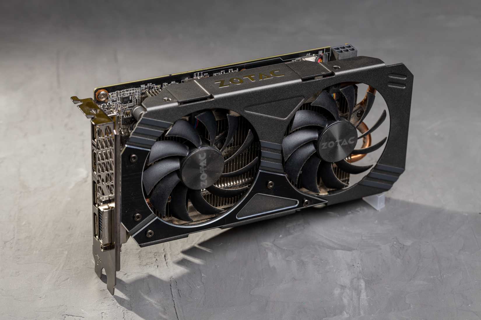 نمایه جانبی GTX 1060