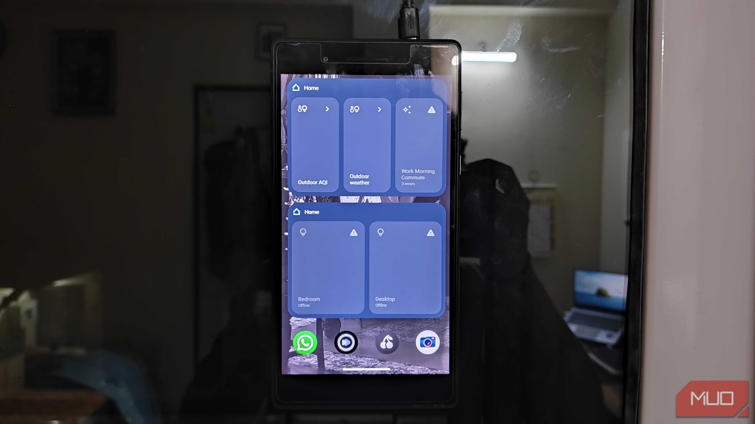 تبلت اندروید قدیمی با ویجتهای Google Home - جلو