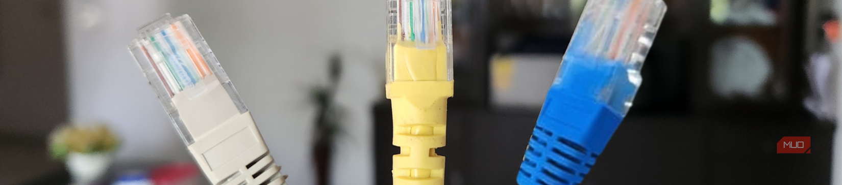 کابلهای اترنت آبی، زرد و خاکستری