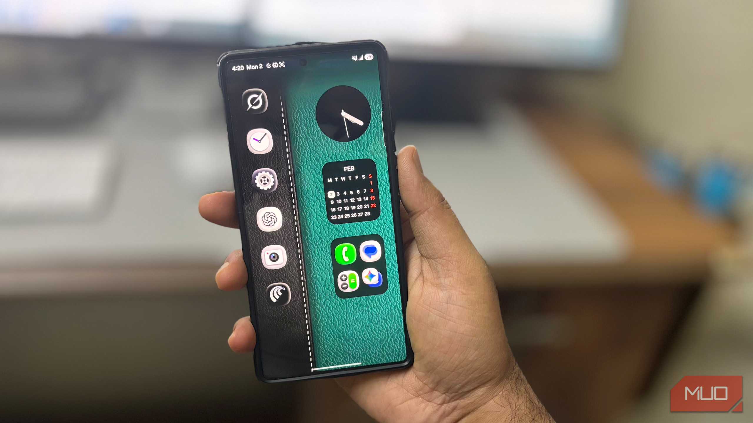 تلفن اندروید با صفحه‌نمایش اصلی سفارشی‌شده