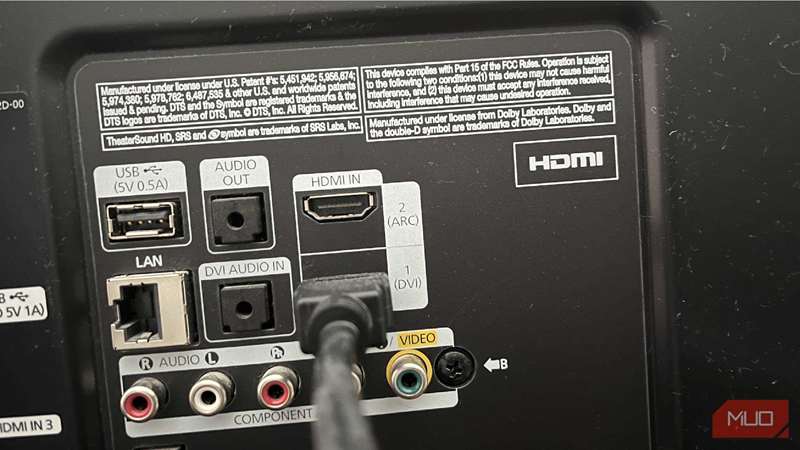 پشت یک تلویزیون سامسونگ با HDMI ARC
