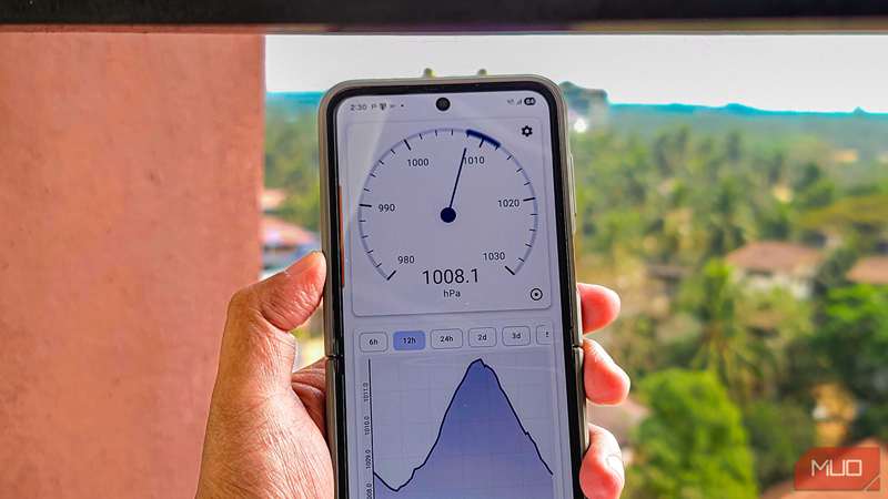 بارومتر+ برنامه پیگیری فشار بر روی یک Galaxy Z Flip 6 (2)