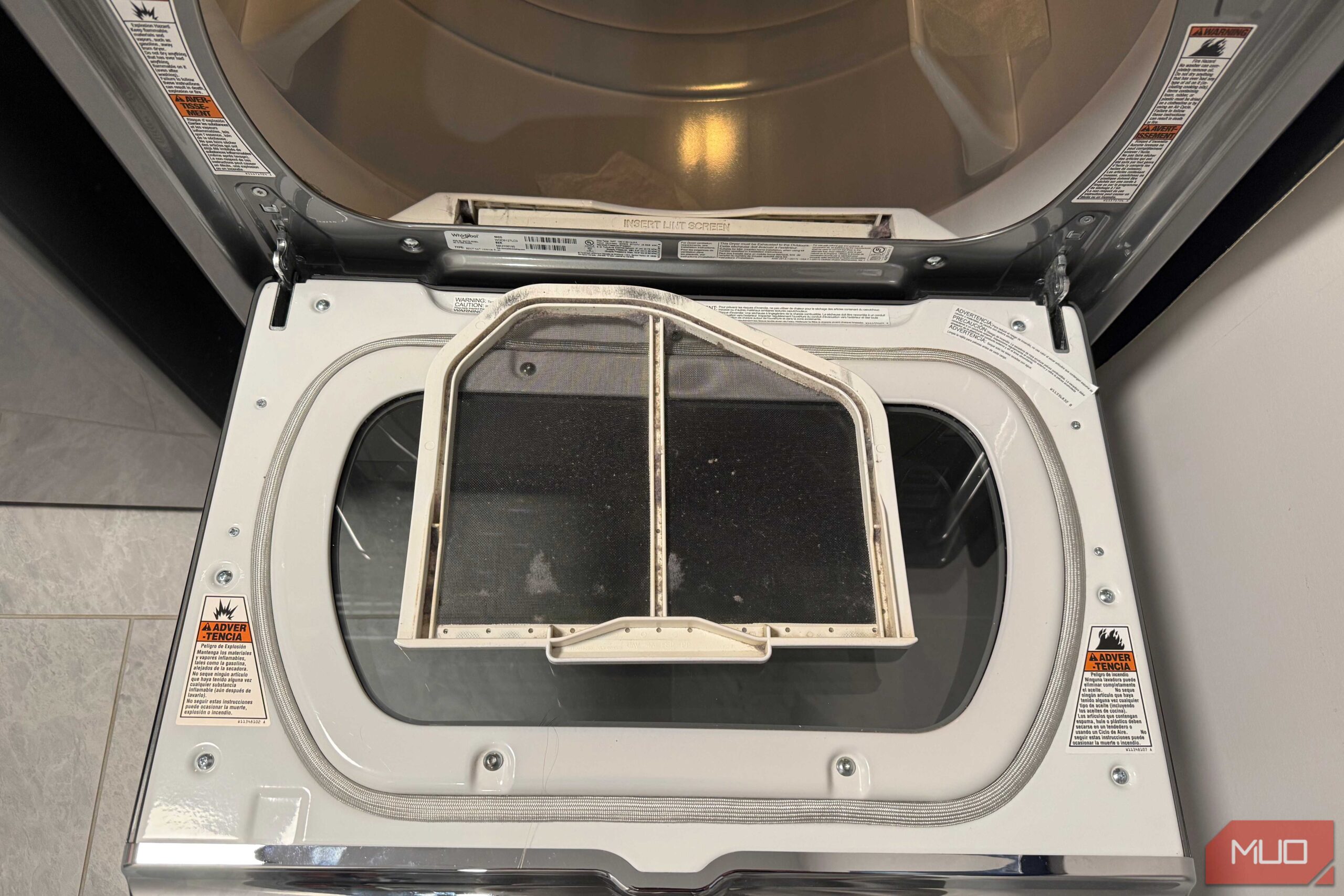 فیلتر پرز خشککن بر روی درب