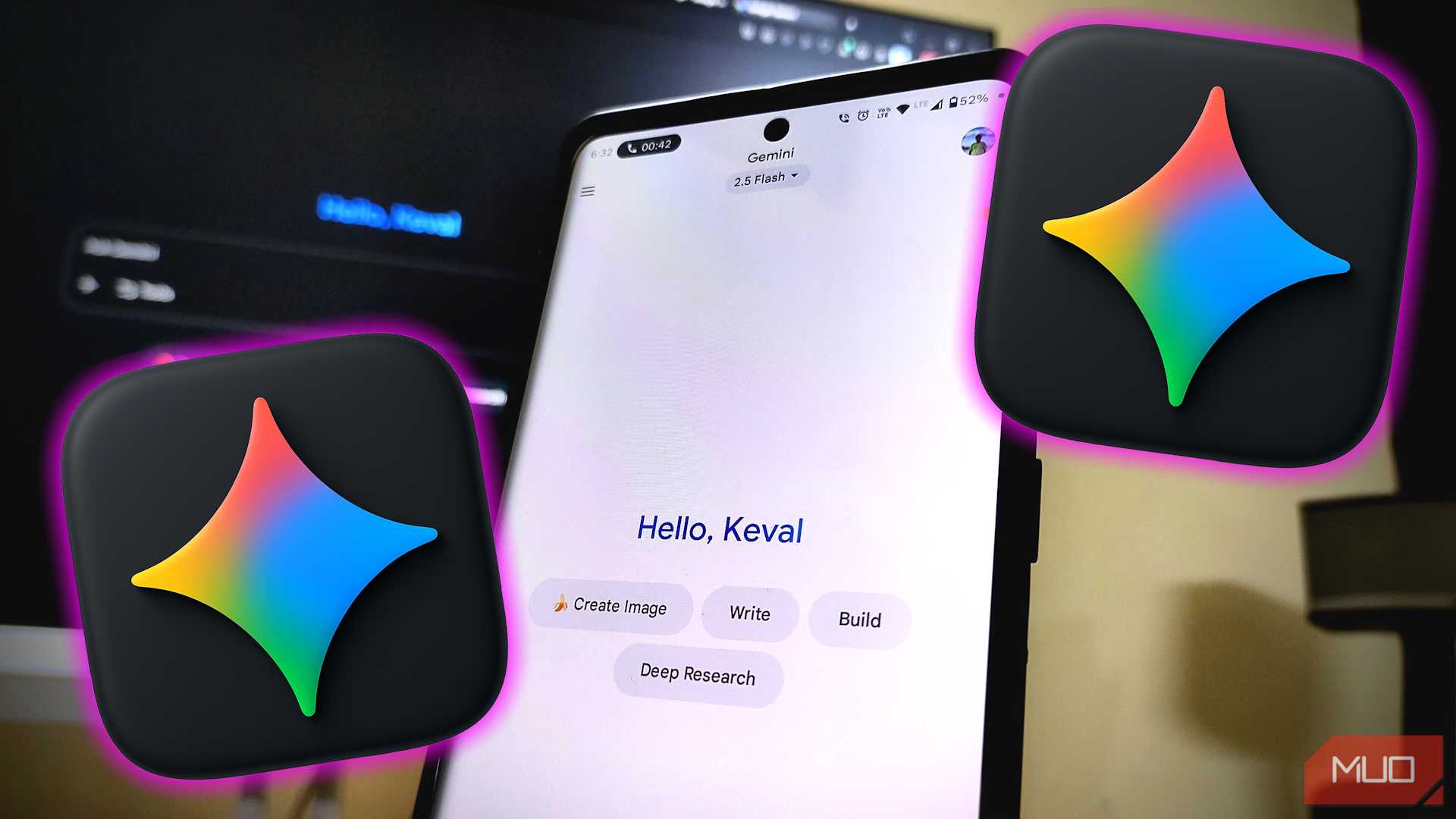 جیمنی روی صفحه‌نمایش گوشی هوشمند با لوگوی جیمنی