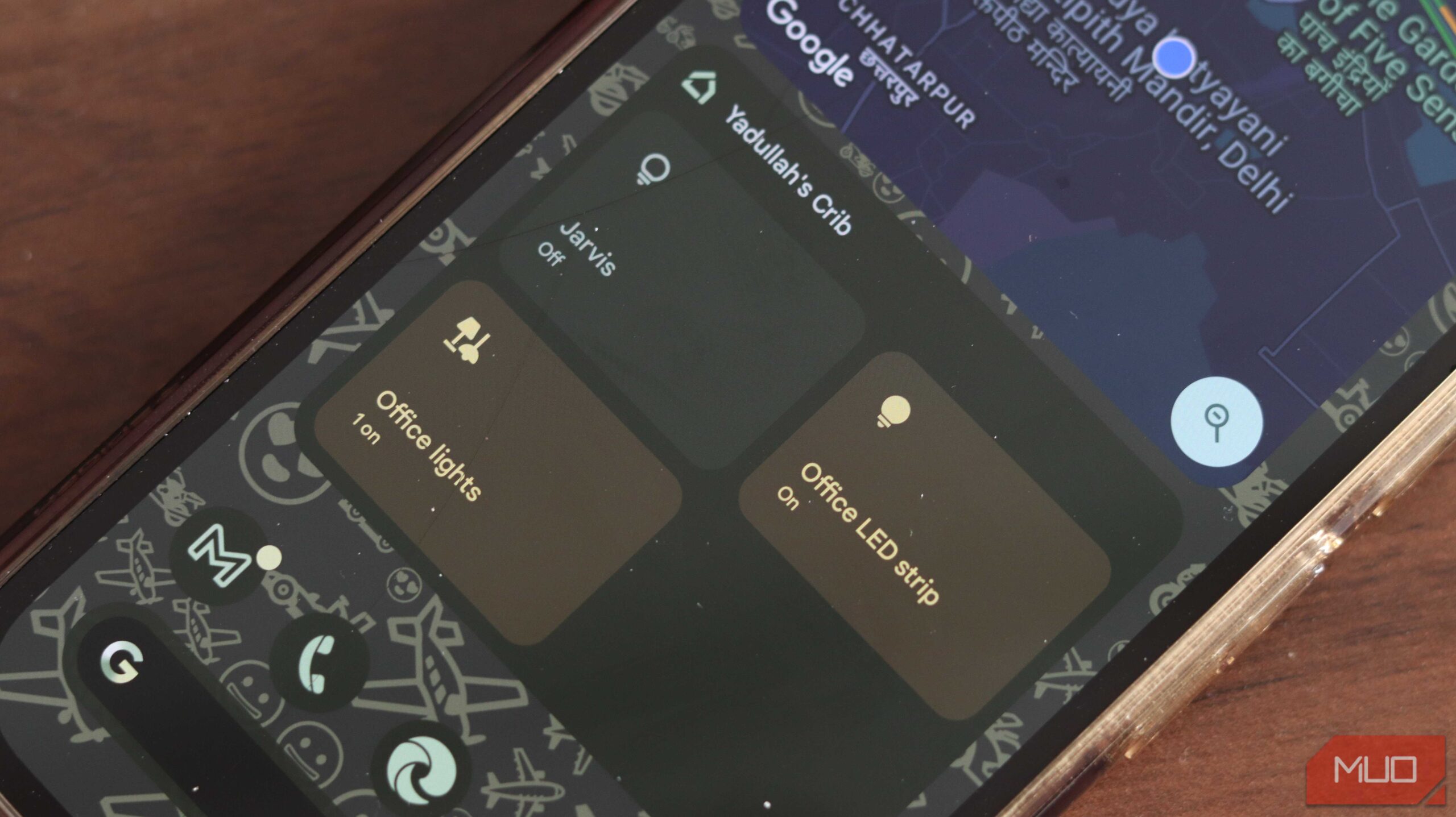 ویجت مورد علاقهٔ Google Home با چراغ‌های خانهٔ هوشمند.