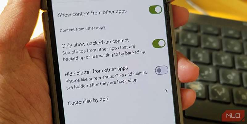 گزینهٔ مخفی‌کردن زائدها در Google Photos که در Galaxy Z Flip 6-1 قابل مشاهده است