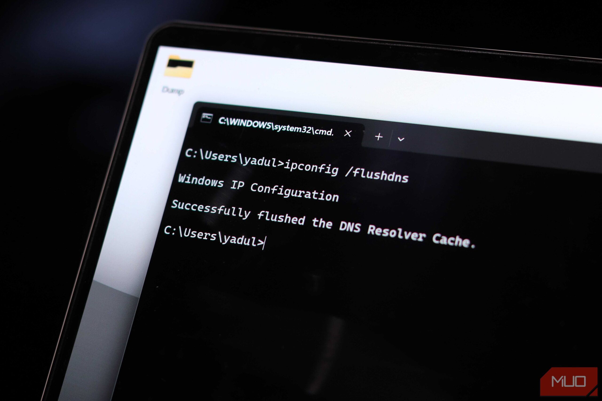 دستور ipconfig /flushdns در ترمینال ویندوز در حال اجرا