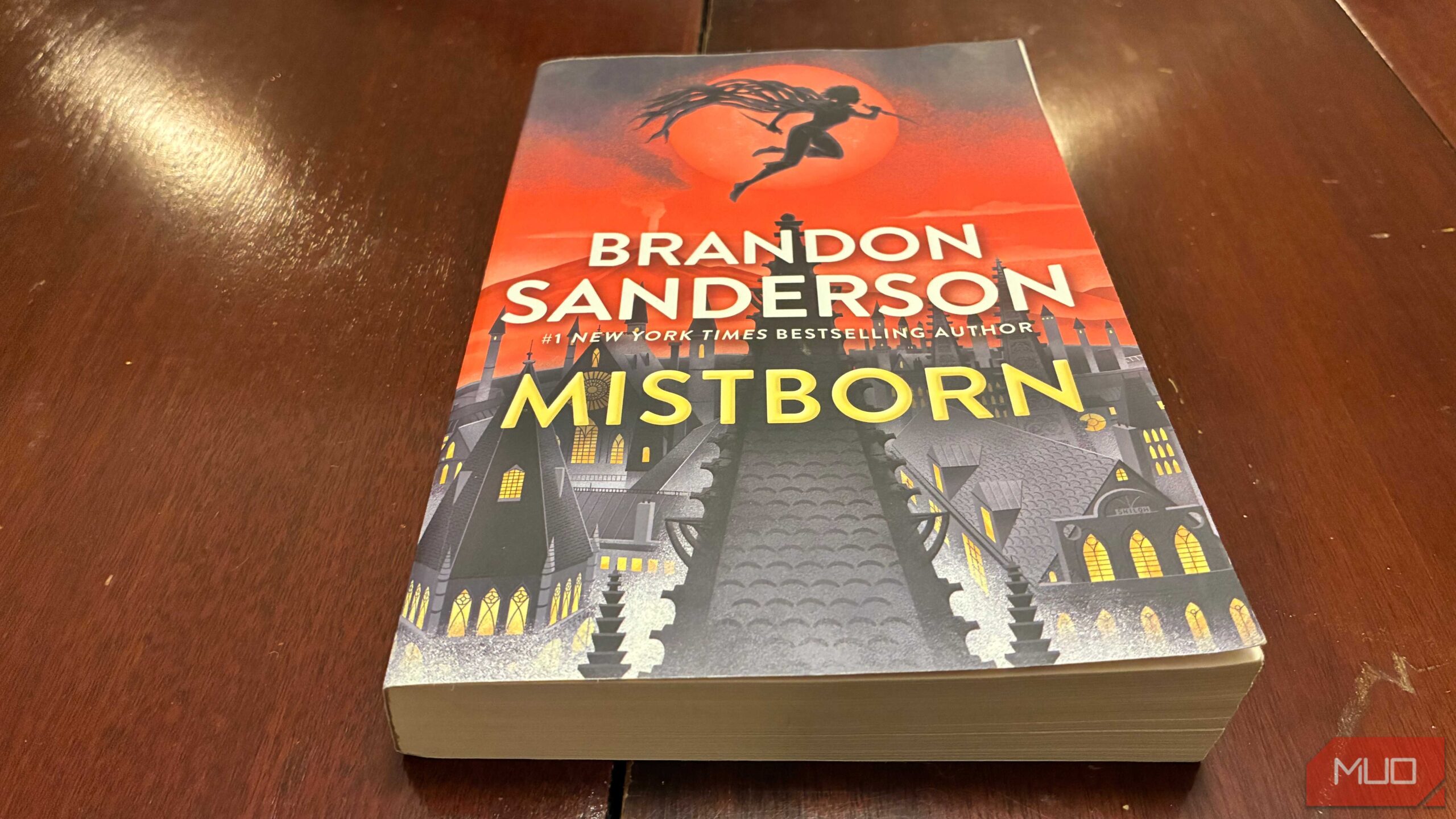 Mistborn توسط براندون سندرسون