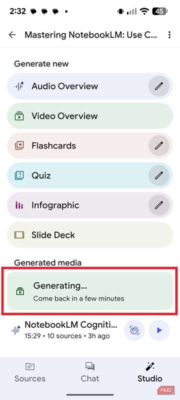 NotebookLM که پیغامی مبنی بر تولید یک مرور ویدیویی نمایش می‌دهد.