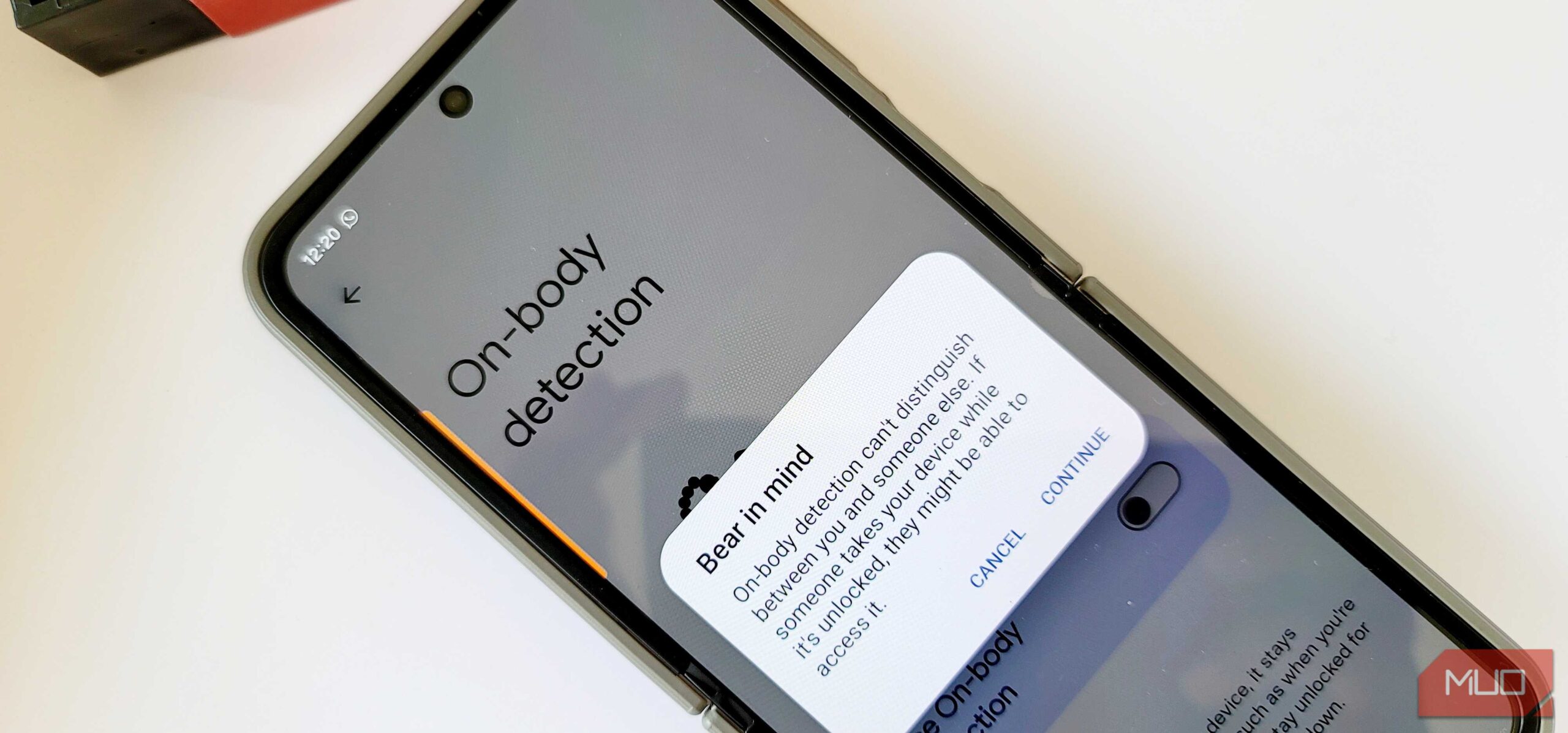 هشدار محافظت حمل بدنی بر روی Samsung Galaxy Z Flip 6