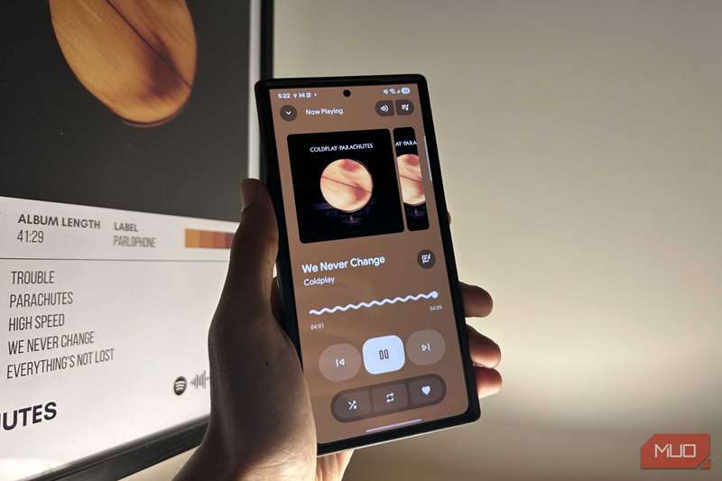 PixelPlay پخش یک آهنگ بر روی تلفن