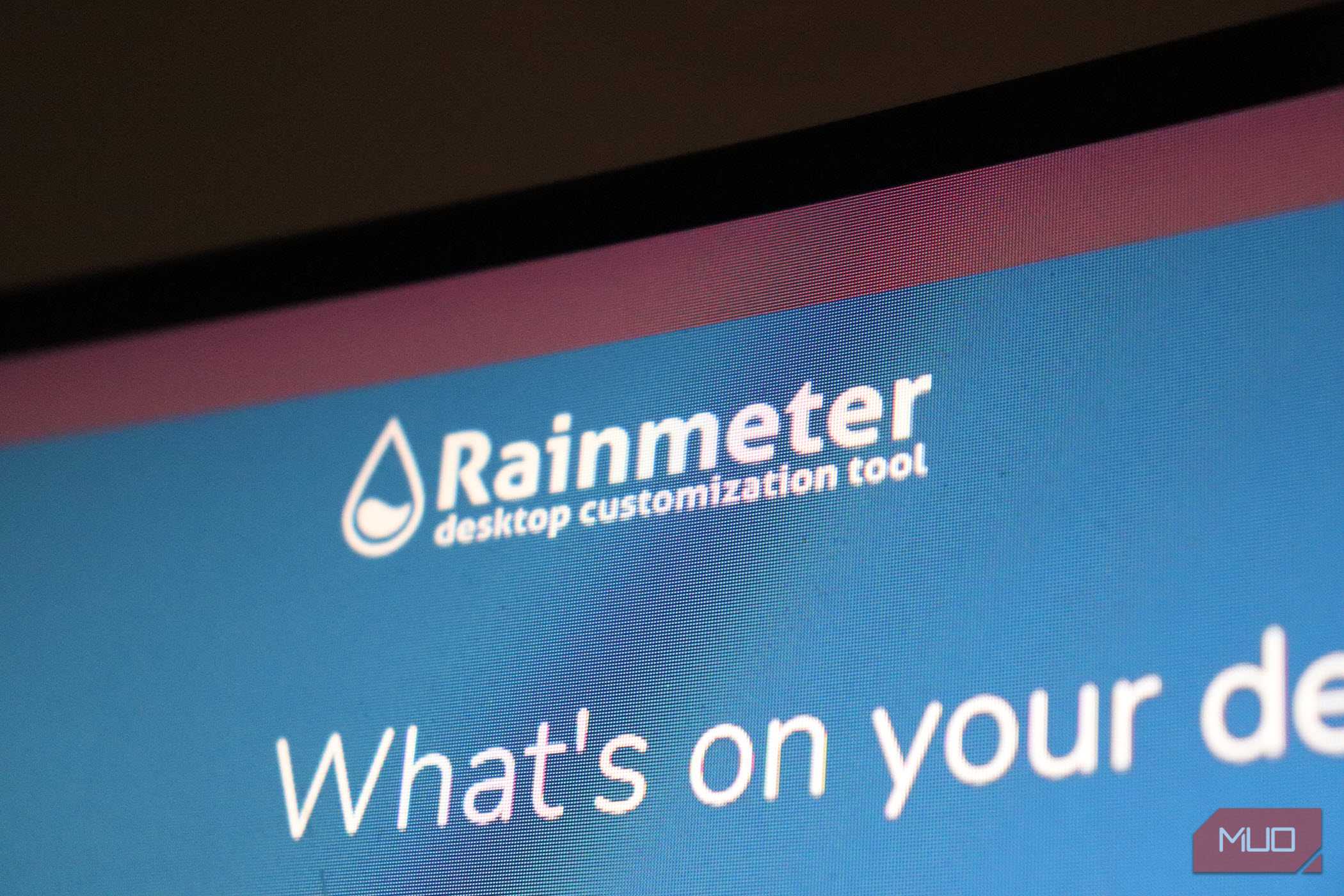 آیکون Rainmeter روی مانیتور دسکتاپ