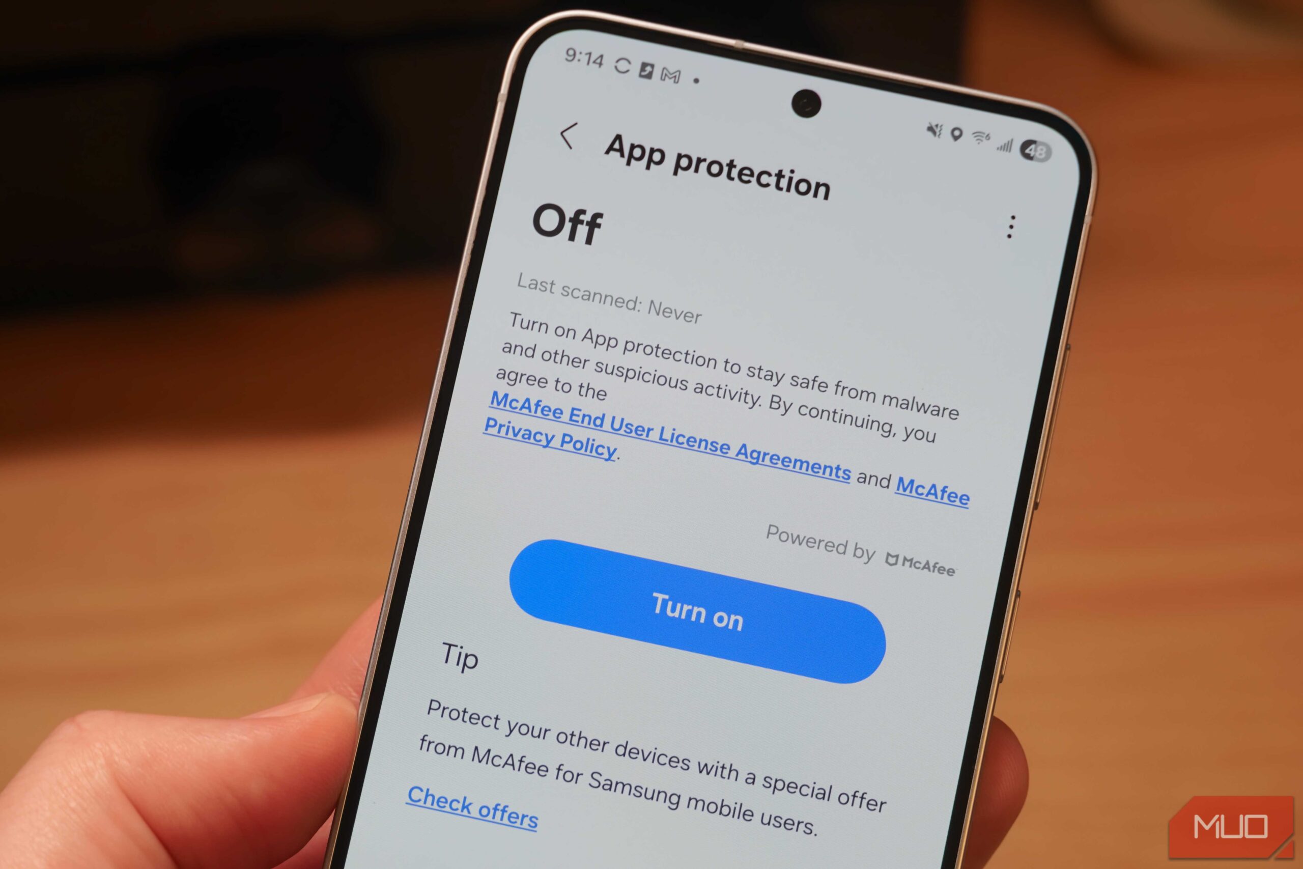 حفاظت برنامه غیرفعال شده بر روی یک Galaxy S25.