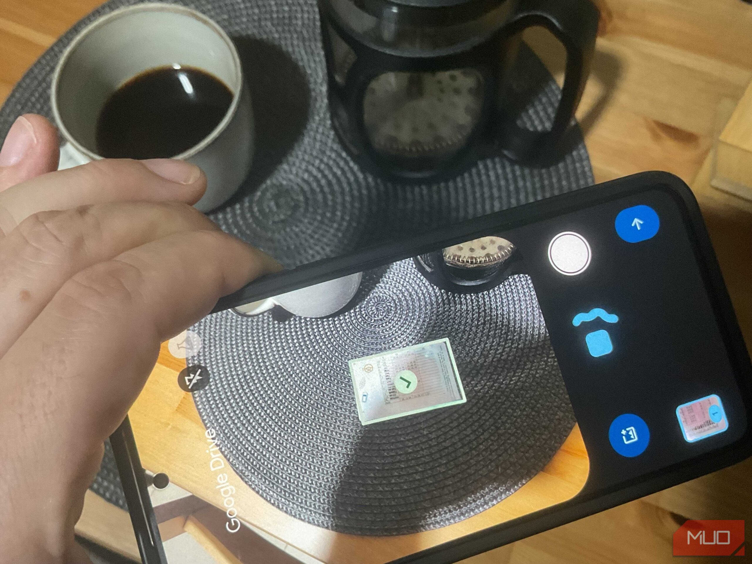 اسکن یک مورد در حال حرکت با Google Drive.