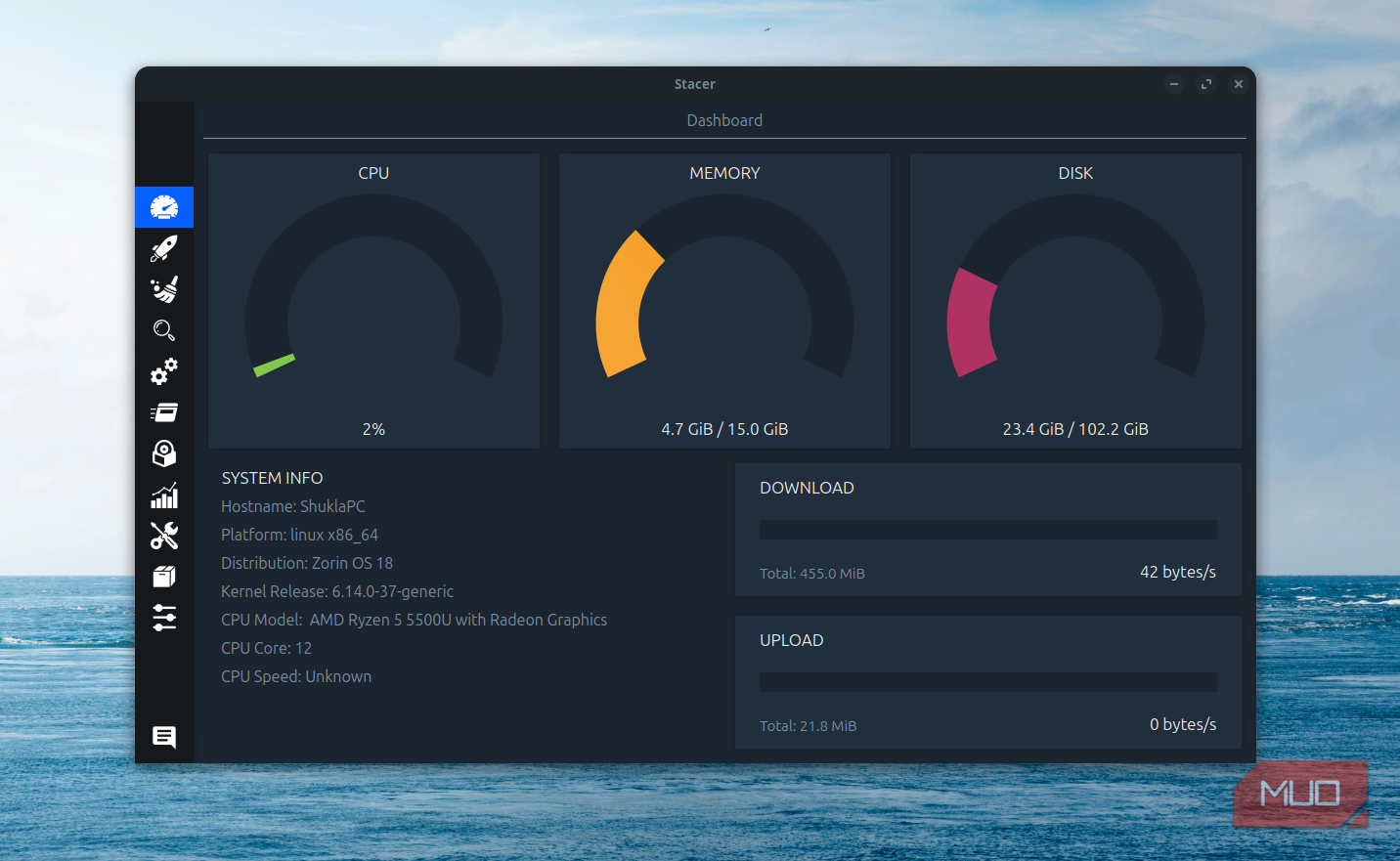 برنامه Stacer روی دسکتاپ لینوکس