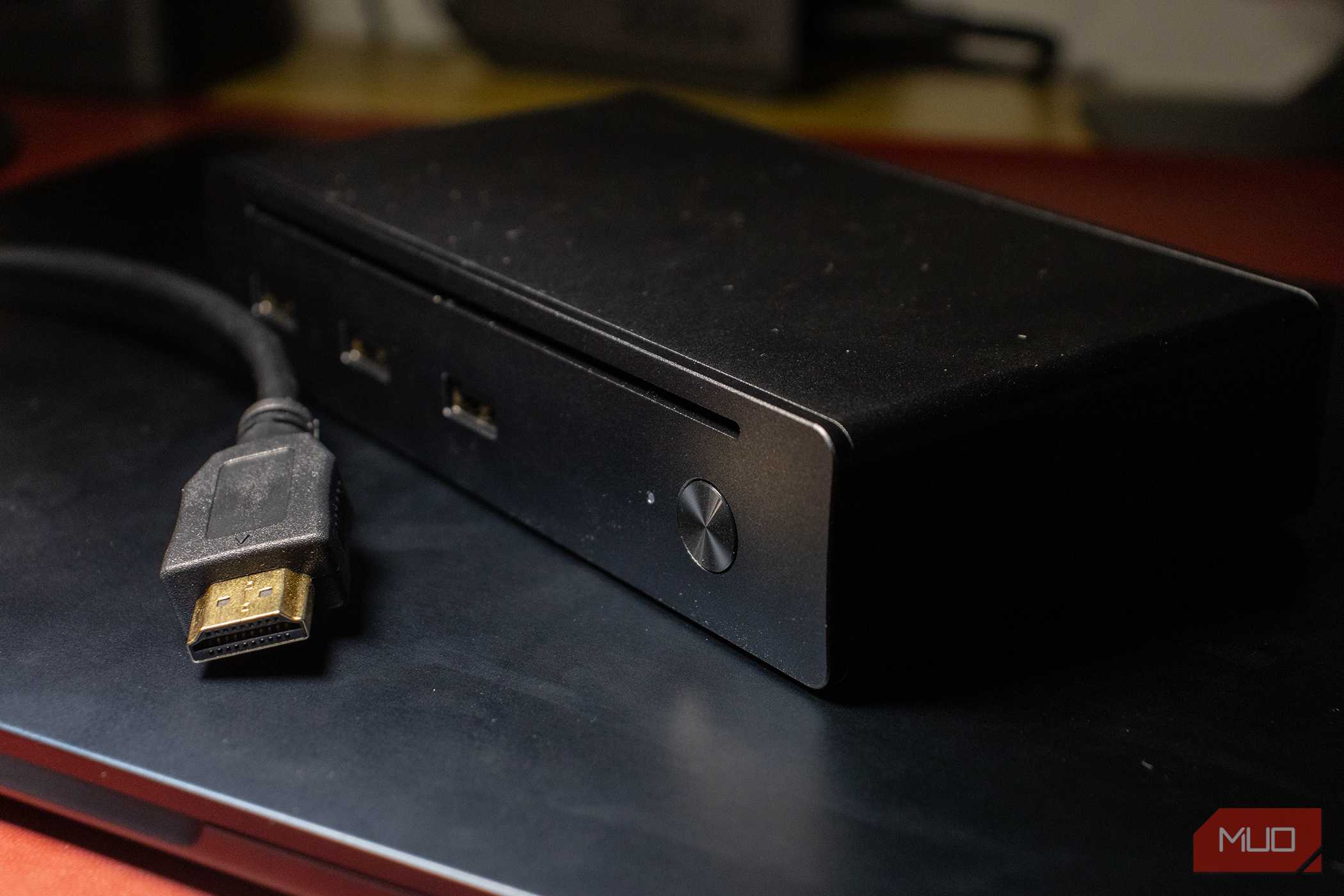 اوگرین رِوودوک مکس 208 با کابل HDMI