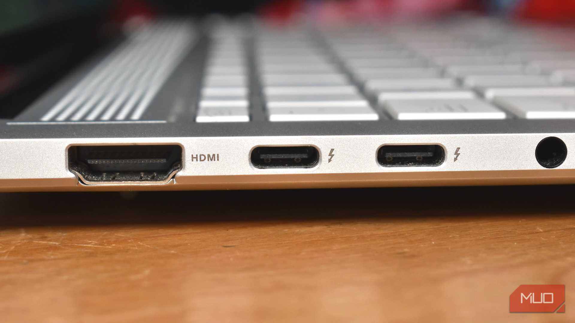 پورت لایتنینگ usb c با پورت HDMI