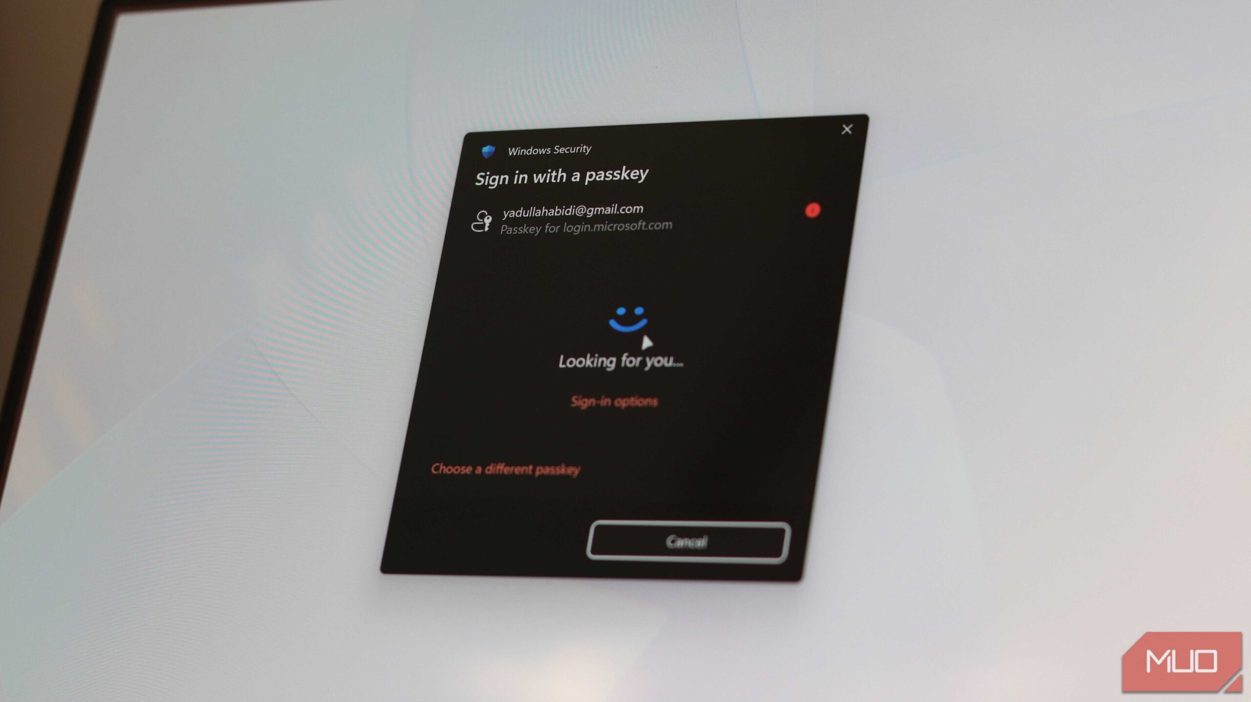 پرومپت کلید عبور ویندوز در ویندوز هلو