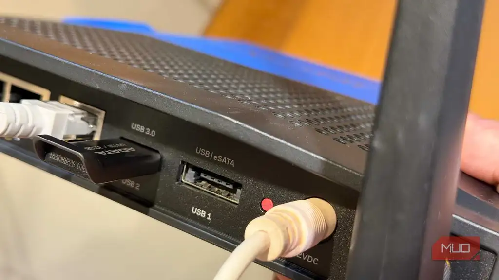 پورتهای USB 3.0 و eSATA روی روتر Linksys