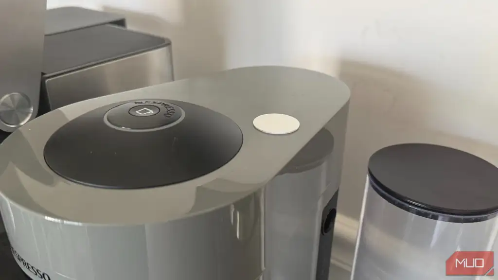 برچسب NFC متصل به دستگاه قهوهساز Nespresso