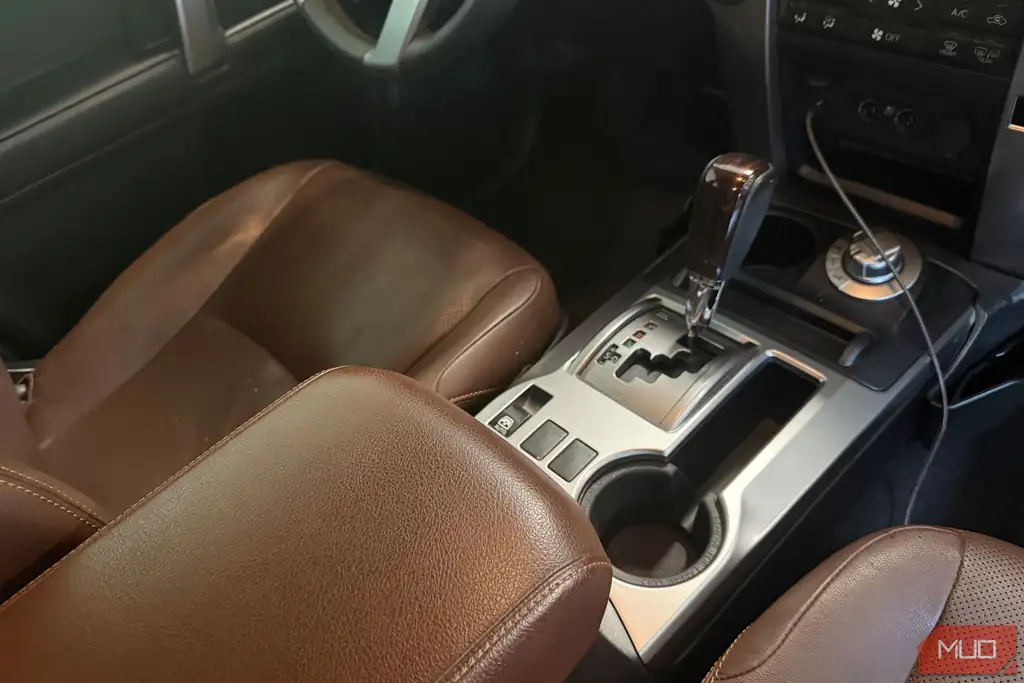 تصویر کنسول مرکزی خودرو Toyota 4Runner