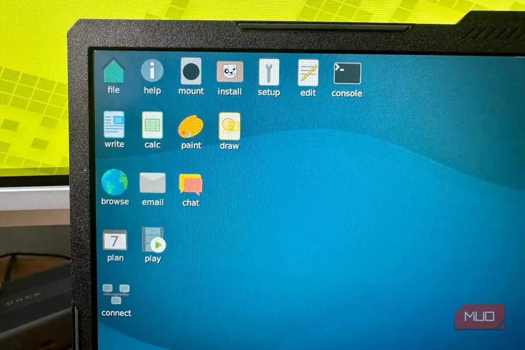 مجموعهای کامل از برنامههای کاربردی روی دسکتاپ Puppy Linux