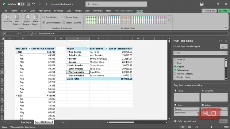 دو PivotTable در یک شیت اکسل با باز بودن پنل فیلدهای PivotTable