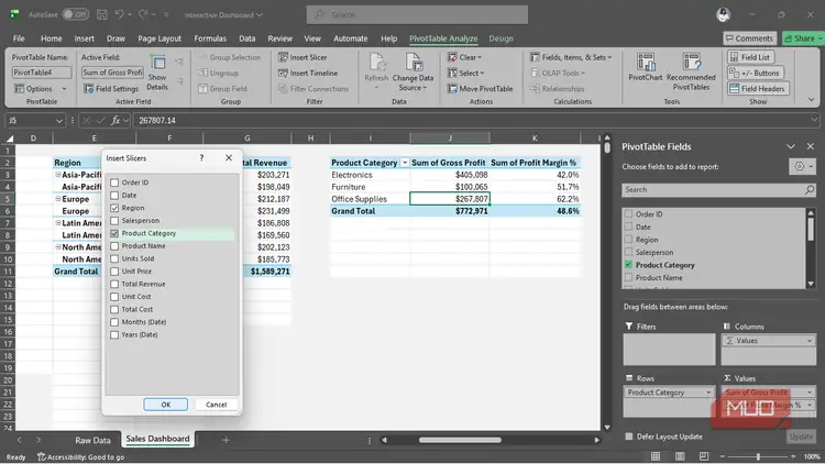 دو PivotTable در یک شیت اکسل با باز بودن پنل فیلدهای PivotTable و باز بودن پنجره Insert Slicers