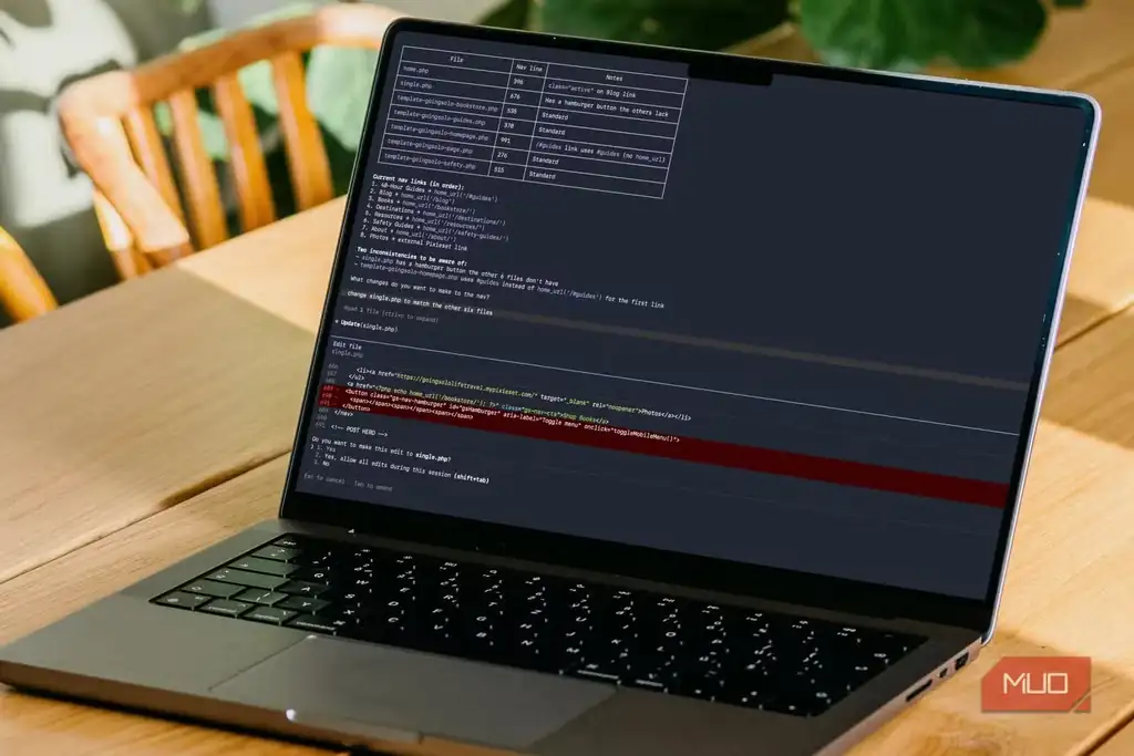 نمایی از اجرای Claude Code روی لپتاپ برای کار با API و ابزارهای توسعه.