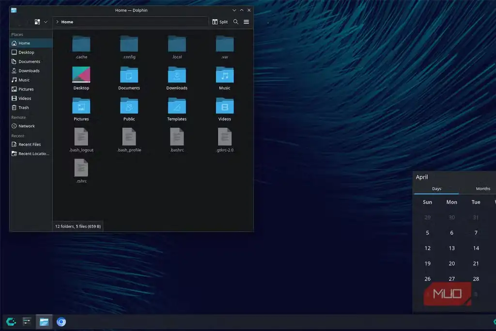 نمایی از رابط دسکتاپ KDE Plasma در لینوکس.