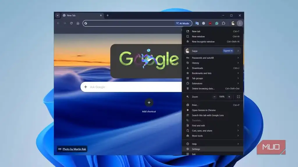 منوی Google Chrome که گزینه Settings برای ورود به تنظیمات در آن مشخص شده است.