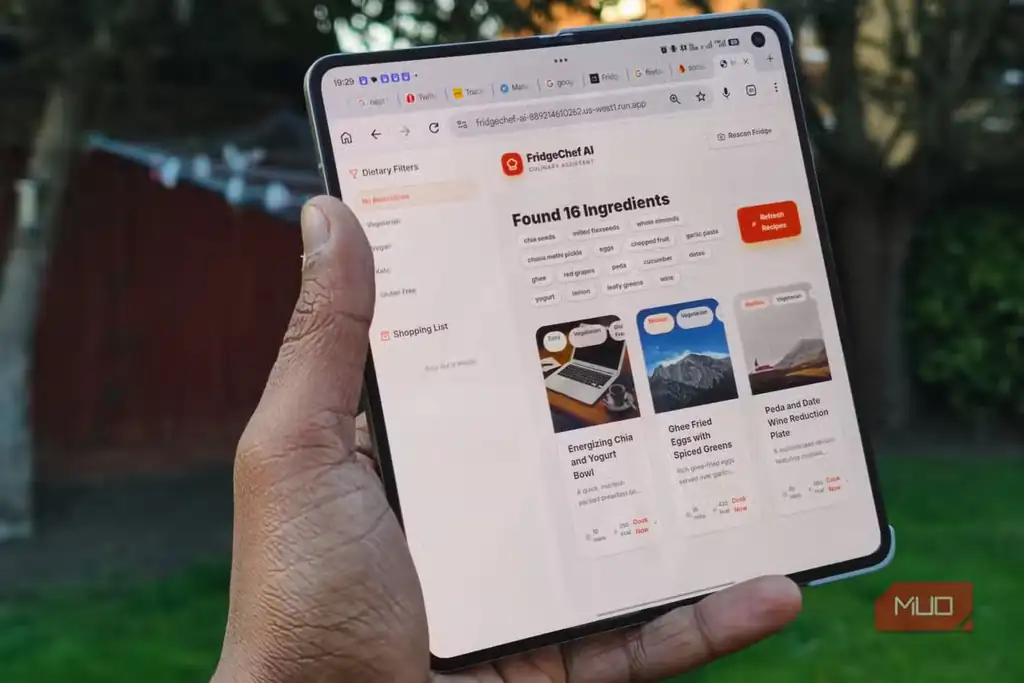 نمای اپلیکیشن Fridge Finder ساختهشده با Google AI Studio روی گوشی Oppo Find N6.