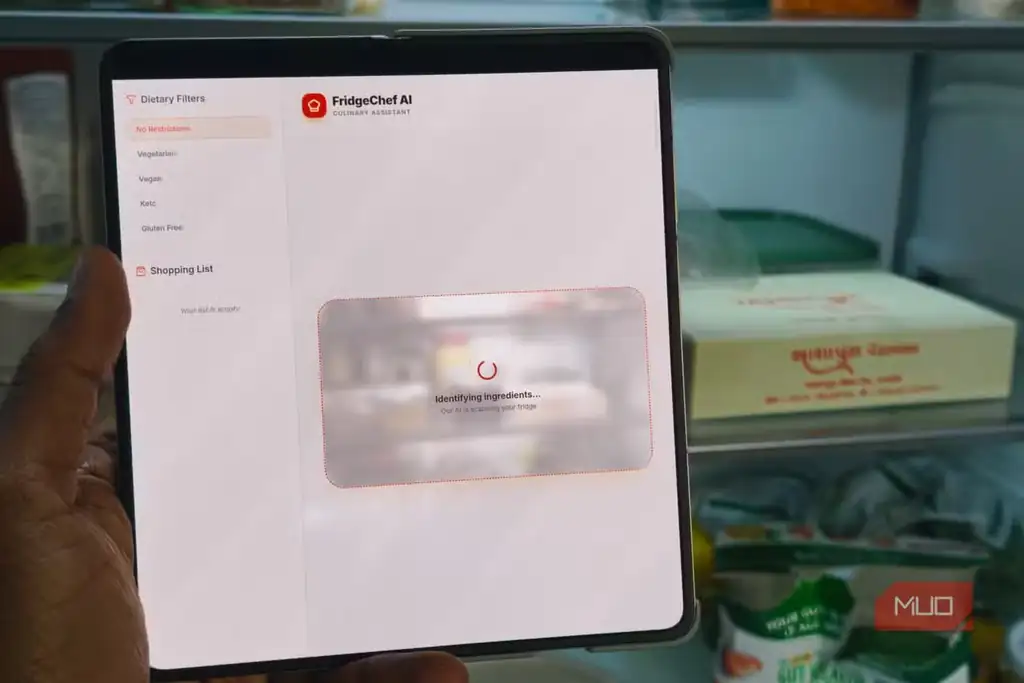 نمای اپلیکیشن Fridge Finder ساختهشده با Google AI Studio روی گوشی Oppo Find N6.