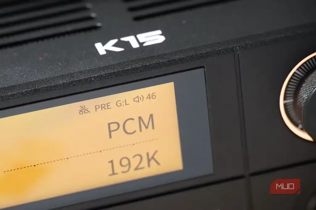 نمایش سطح Gain روی صفحه DAC مدل Fiio K15 هنگام تنظیم خروجی هدفون.