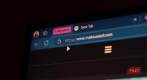 نمایی از گروه‌بندی تب‌ها در Microsoft Edge روی نوار افقی مرورگر.