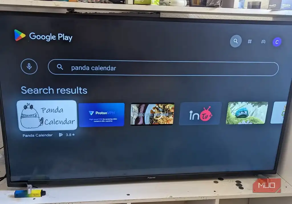 جستوجوی یک برنامه در Play Store روی Android TV.