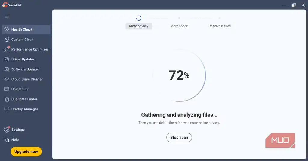 اجرای اسکن رجیستری با CCleaner در ویندوز.