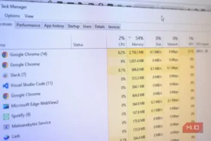پنجره Task Manager ویندوز که مصرف RAM مرورگر Chrome را نشان می‌دهد.