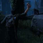 نمایی از Joel در بازی The Last of Us Part I در موقعیتی پرتنش با یک Infected.