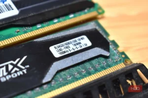 حافظه‌های DDR3 قدیمی با زمان‌بندی تأخیر روی مادربرد