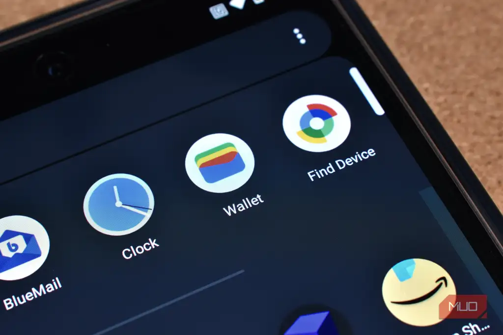نماد Google Wallet در صفحه گوشی هوشمند