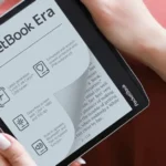 کتابخوان PocketBook Era در دست کاربر