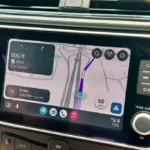 نمایی از Waze روی صفحه Android Auto