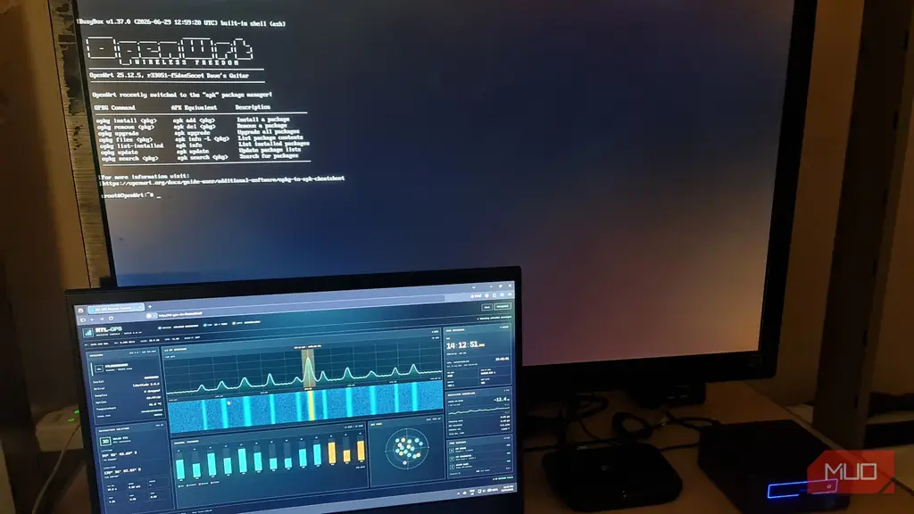 OpenWRT نصب‌شده روی Intel NUC با هدف بیدار کردن لپ‌تاپ از راه دور