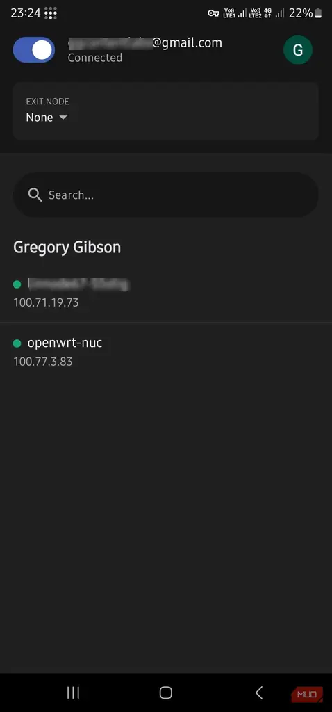 برنامه Tailscale اندروید نشاندهنده اتصال موفق و OpenWRT NUC