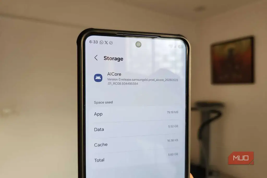 اطلاعات برنامه AICore گوگل در گوشی اندرویدی
