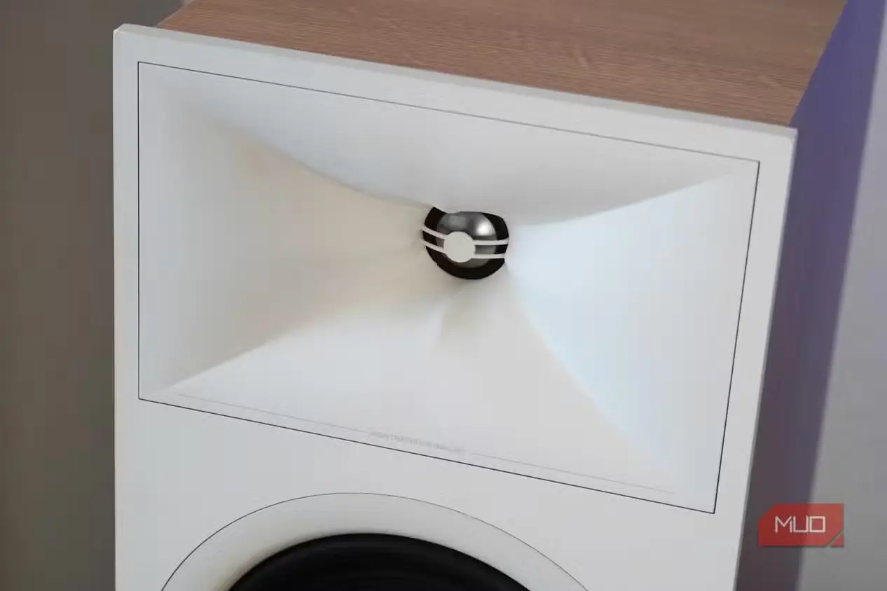 تصویر توئیتر بلندگوی زمین JBL