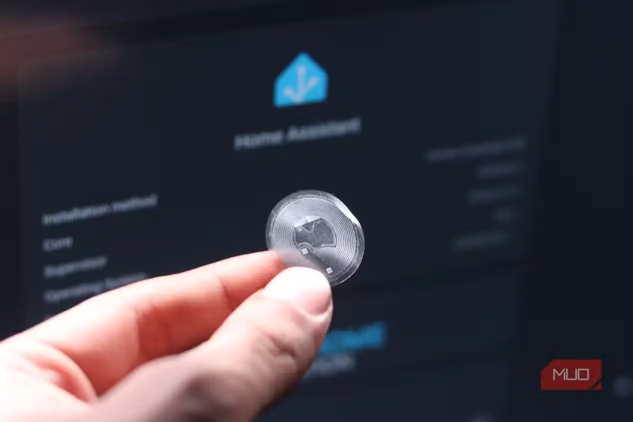 برچسب NFC در برابر صفحهی Home Assistant