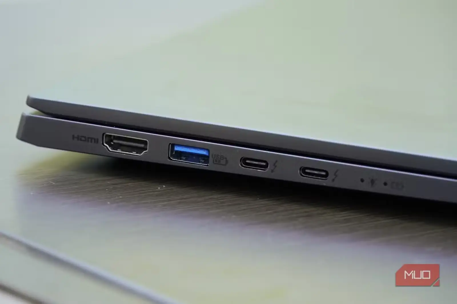 پورت‌های سمت چپ Acer Swift X 14